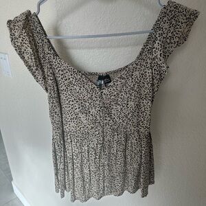 Women’s MED cheetah print blouse